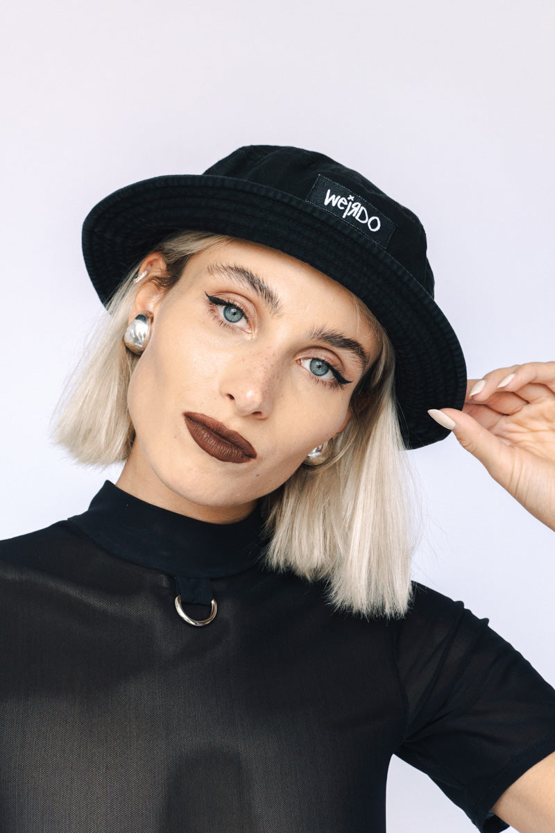 Bucket Hat Weirdo Alyona Black Circle