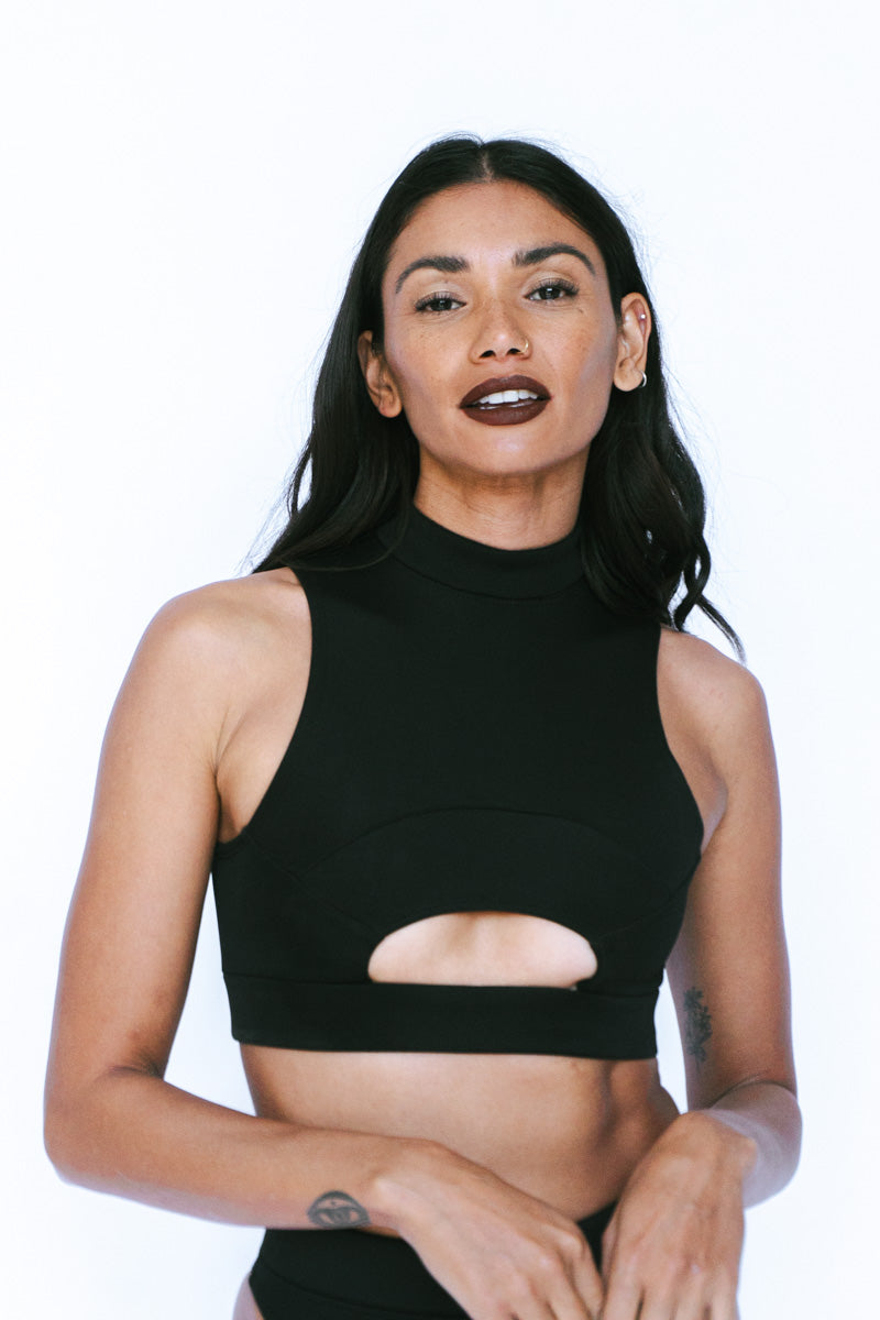 Underboob Top Gia Mel Black Circle